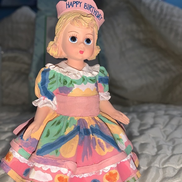 Madame Alexander Other - Vintage Madame Alexander “Happy Birthday Figurine” Gorgeous ♥️